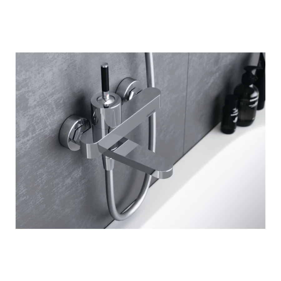 Смеситель для ванны и душа Damixa Arc c поворотным изливом 291000000