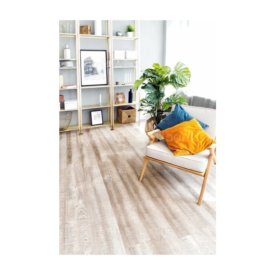 Каменный SPC ламинат Alpine Floor Real Wood синхронное тиснение Дуб Carry ЕСО 2-10 43 класс 6 мм 2.23 кв.м 122х18.3 см