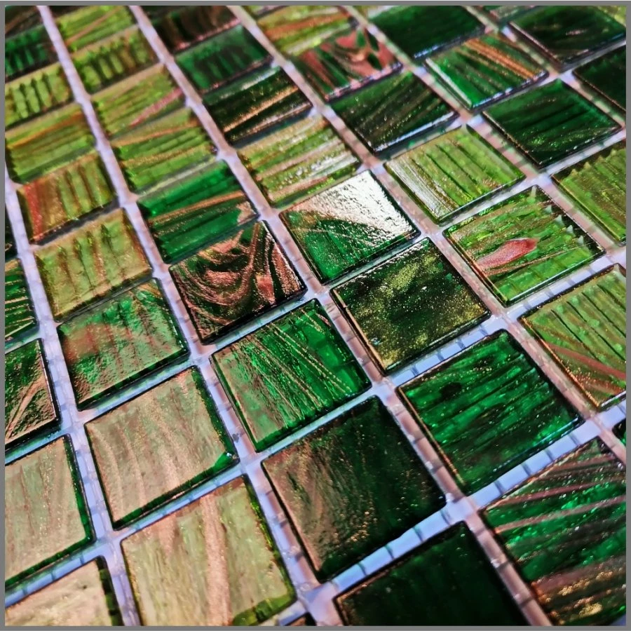 Мозаика Bonaparte Стеклянная мозаика Verde 20х20 с авантюрином глянцевая зеленая 32,7х32,7 см