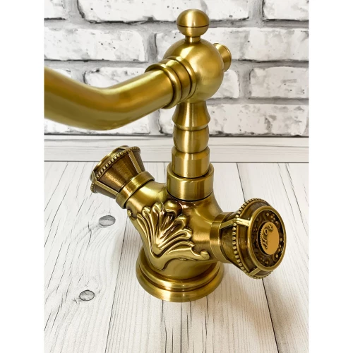 Смеситель для раковины Milacio Almeria MC.516.BR бронза