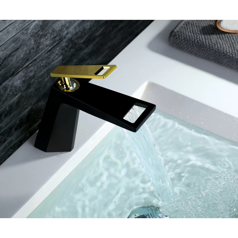 Смеситель на раковину Bronze de Luxe Quadro A919B золотисто-черный