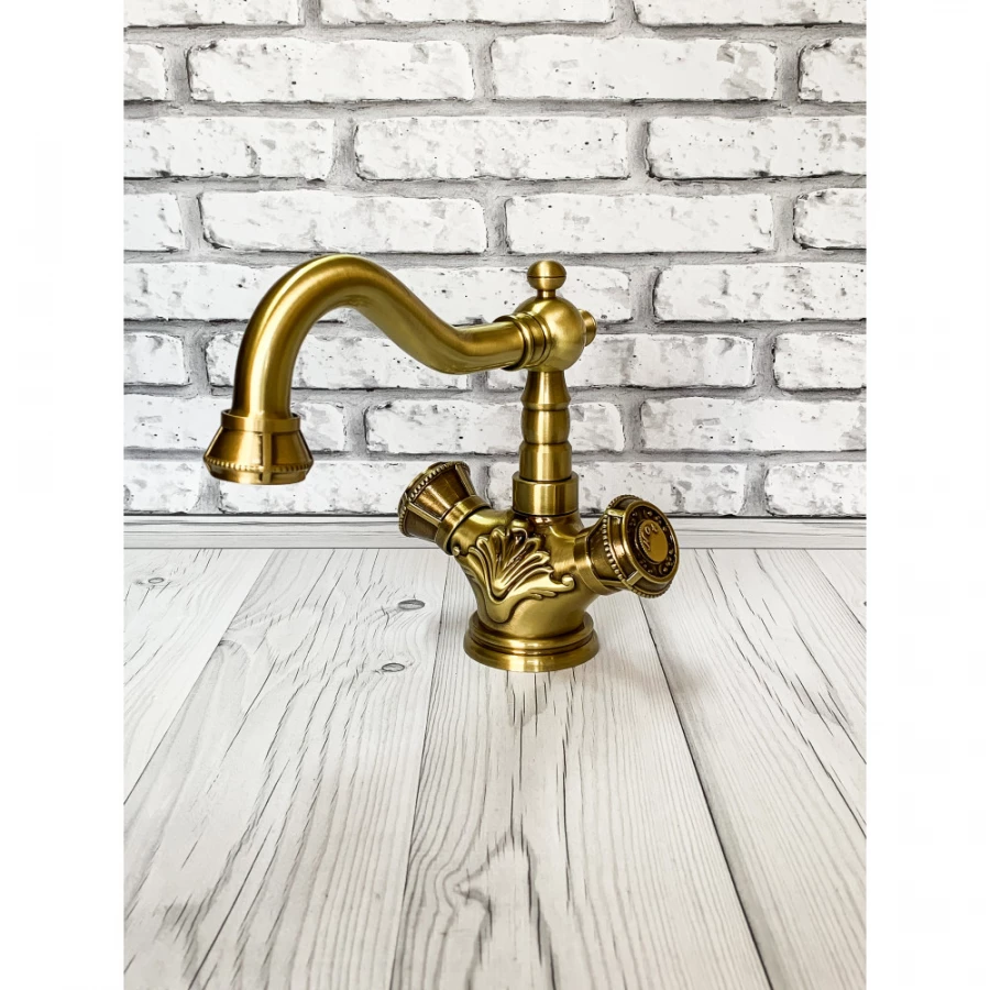 Смеситель для раковины Milacio Almeria MC.516.BR бронза